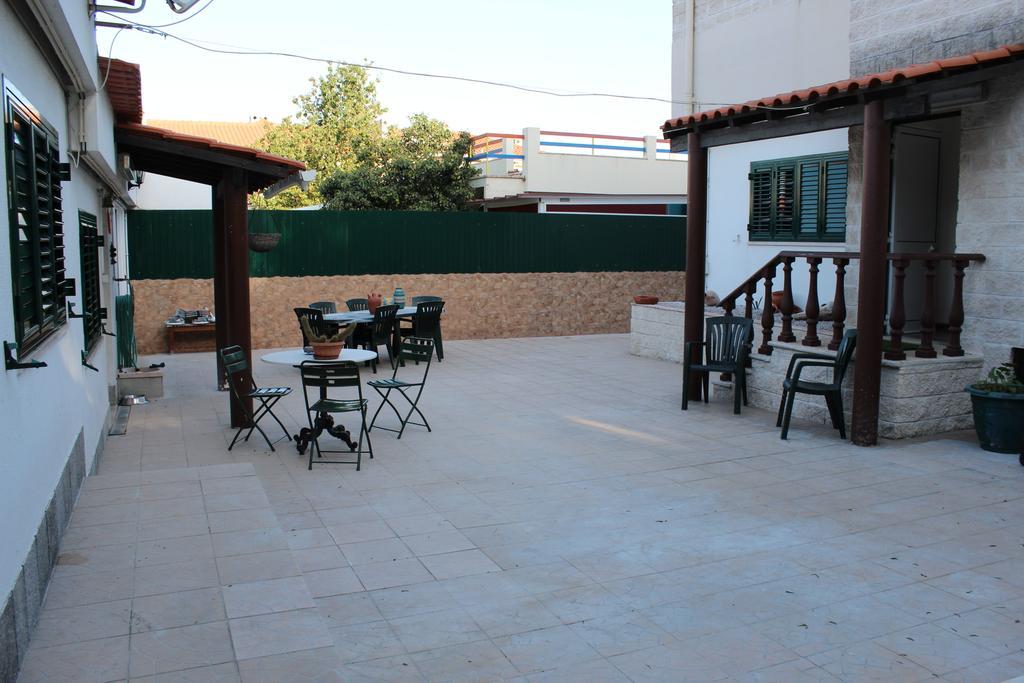 Hostel Casa Lucas Charneca  Bagian luar foto