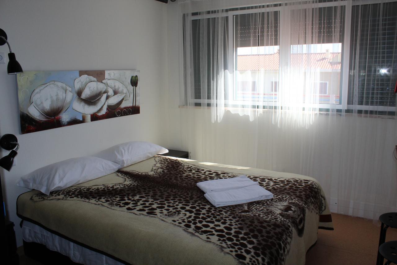 Hostel Casa Lucas Charneca  Bagian luar foto